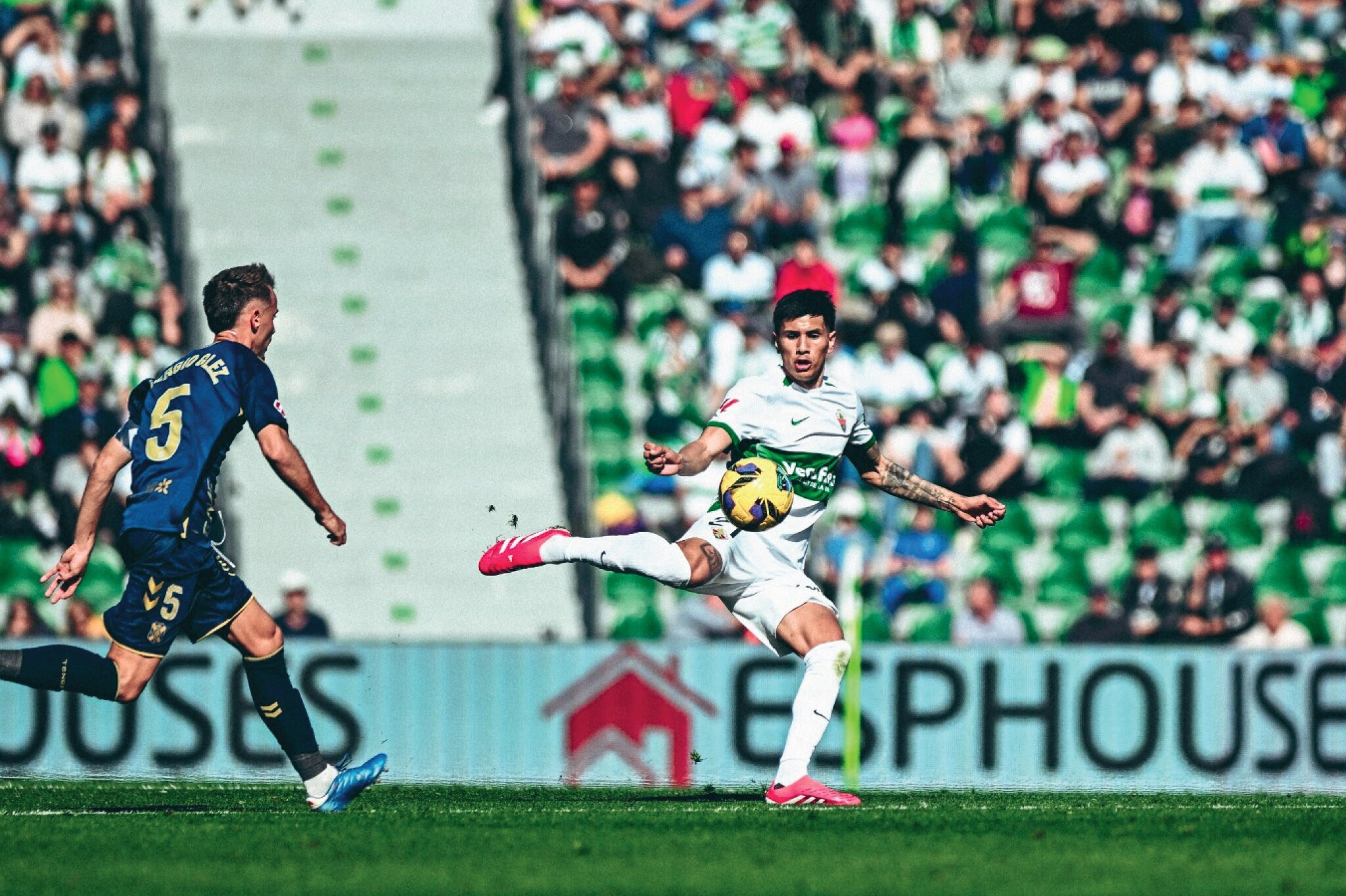 ESPHOUSES, oficialus „Elche C.F.“ rėmėjas.